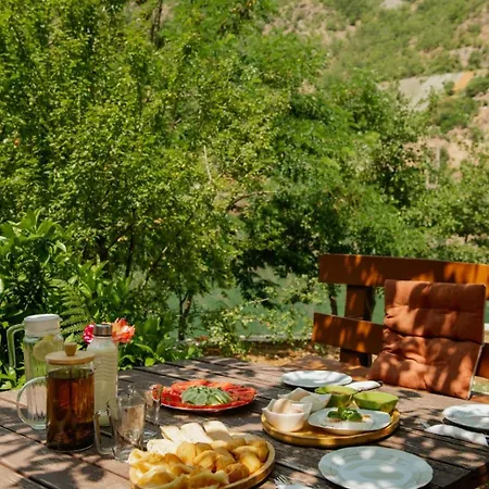 Koman_lakeview_apartments Шкодер